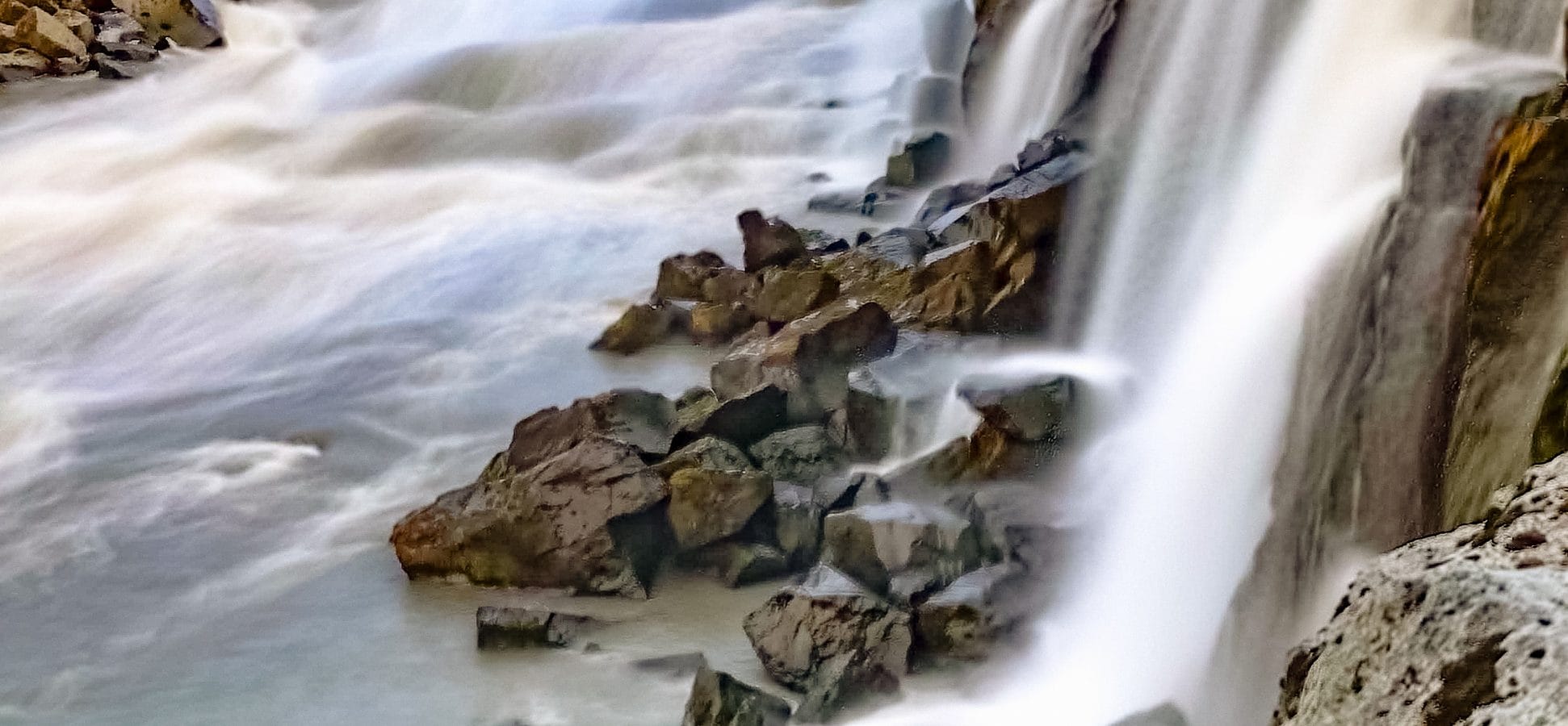 Selfoss, and more must see waterfalls on your Iceland road trip around the ring road. Hidden gems, cascading waterfalls and some of the most beautiful landscape I’ve ever seen. | herlifeadventures.blog |
#icelandtravel #hiddengem #icelandvacation #travelhacks #travelguide #adventuretravel #traveltips #europe #traveldestinations #travelexperience #waterfalls #iceland #beautifulplaces #adventure #explore