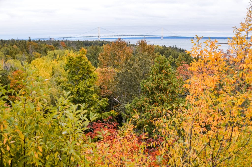 Michigan Fall Foliage- The best scenic fall drives in Michigan. | Her Life Adventures | #fall #drive #michigan #foliage #scenic #upperpeninsula #michigantravel #traveldestinations #vacation #roadtrip #wheretogo #travelideas #northamericatravel #traveltips #usdestinations #travelhacks #travelguide #adventuretravel