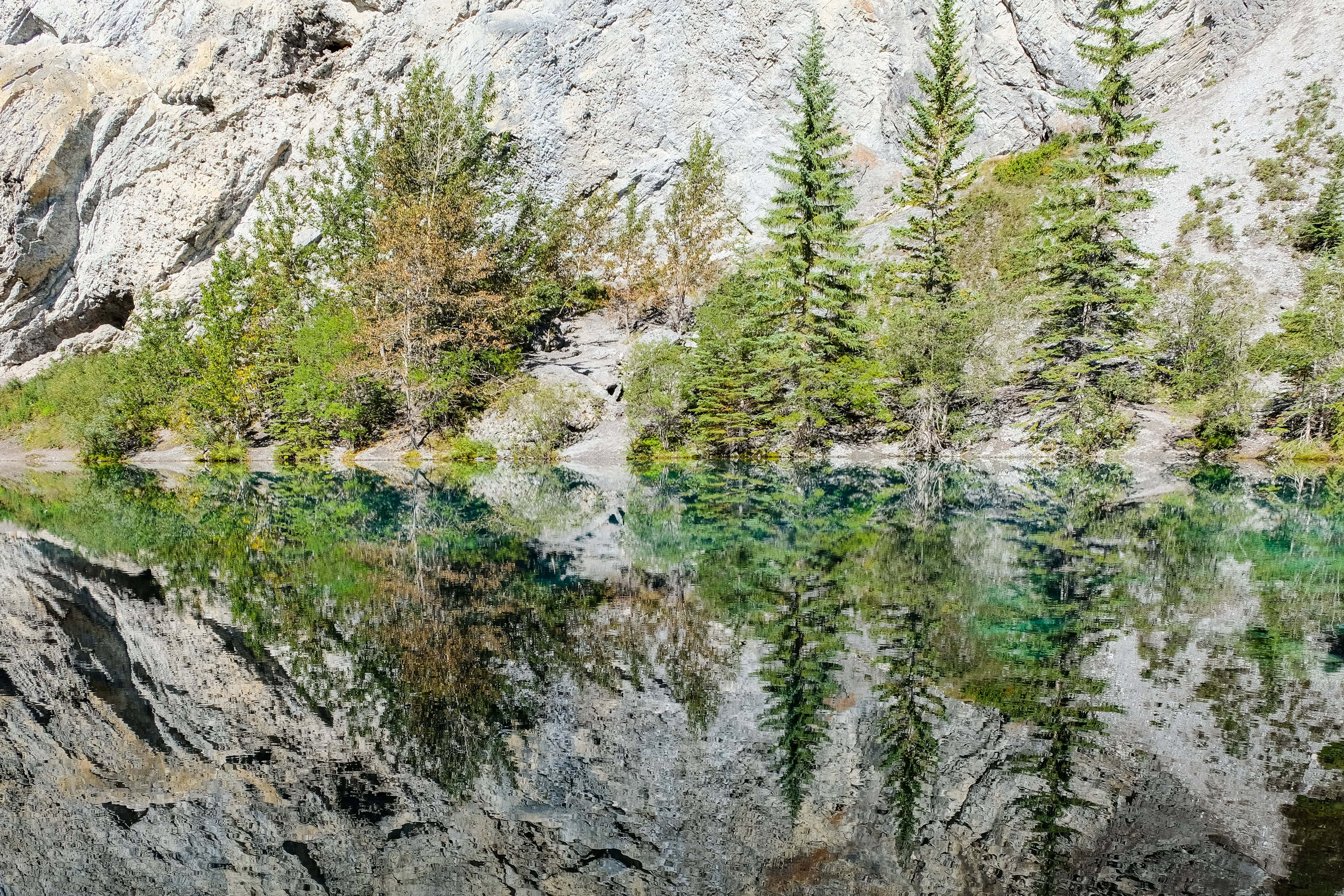 Grassi Lakes trail in Canmore, Alberta Canada leading you to 2 jaw dropping lakes. | Her Life Adventures | #grassilakes #canmore #albera #canada #howtofind #wheretogo #whattodo #trail #hike #winter #summer