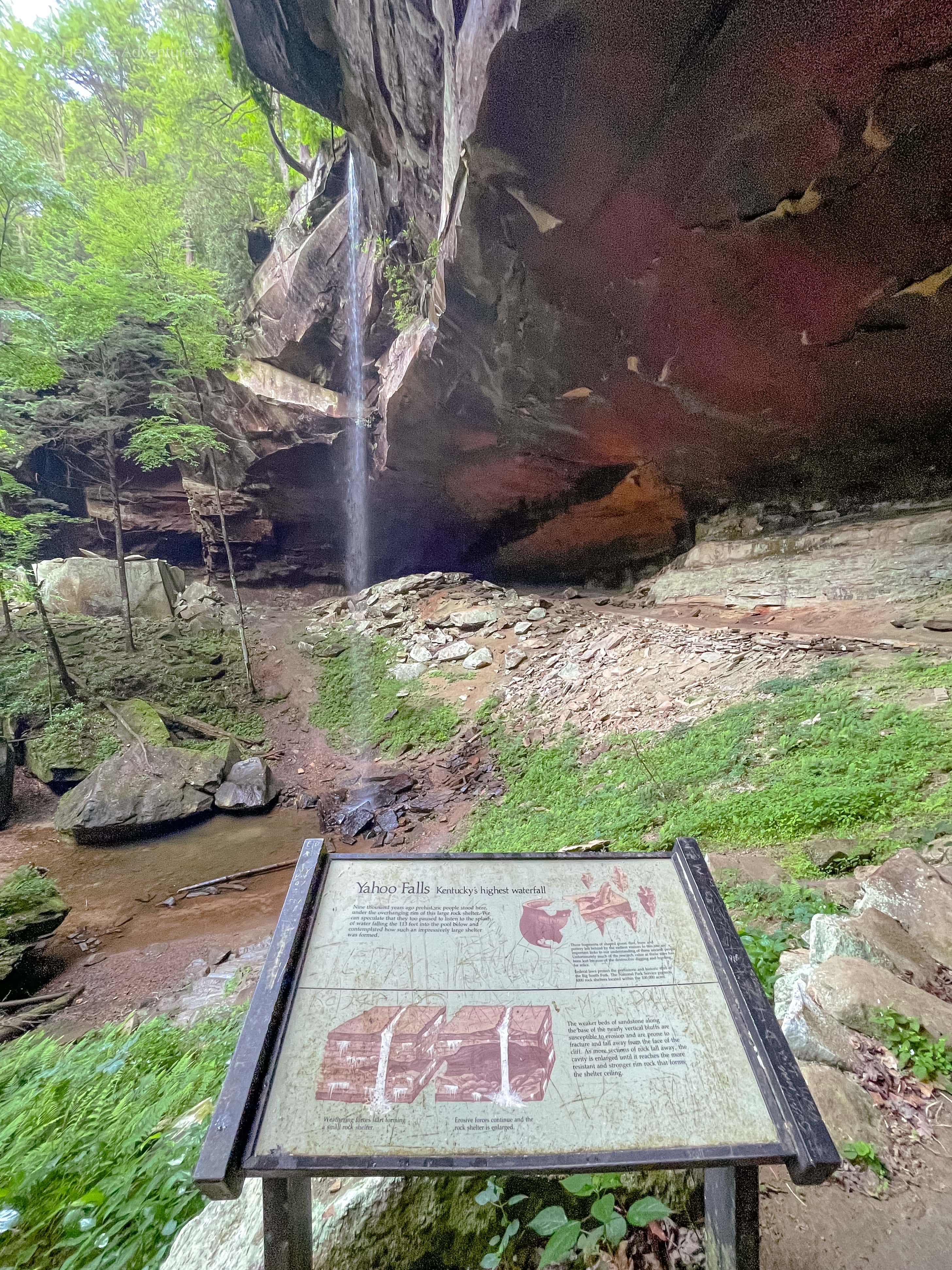 The best hiking trails in the Big South Fork Kentucky area are in the Daniel Boone National Forest. The area boasts miles of hiking trails along scenic gorges and sandstone bluffs leading to rock arches, waterfalls, caves, and adventure. Here are the best hikes for easy, moderate, and difficult trails in #Big South Fork #Kentucky