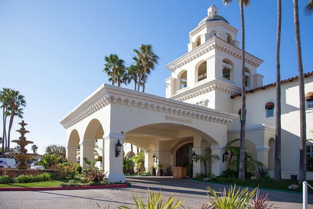 Embassy Suites by Hilton Mandalay Beach Resort