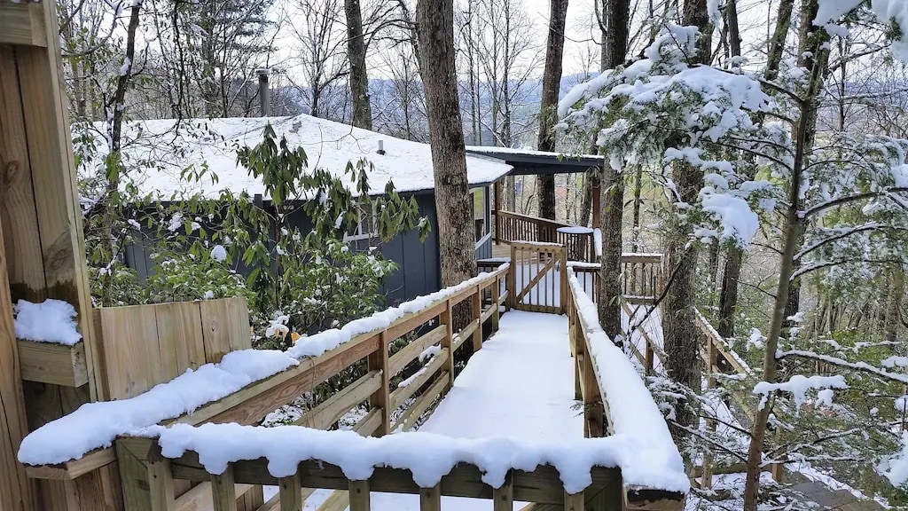 Some of the most amazing treehouses by national parks, conveniently located near national parks across the U.S