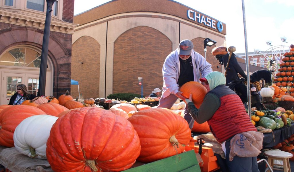 8 State Fairs with Big October Weekends – Her Life Adventures Circleville Pumpkin Show with Festive Displays