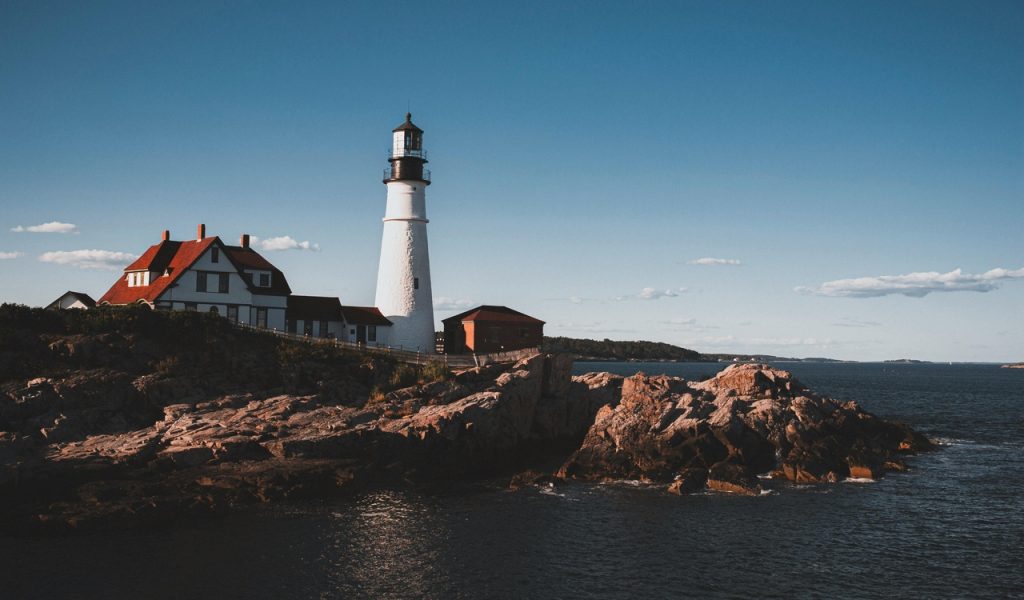 13 U.S. Islands You Can Reach By Ferry For Easy Weekend Escapes – Her Life Adventures Portland Head Light in Maine in USA