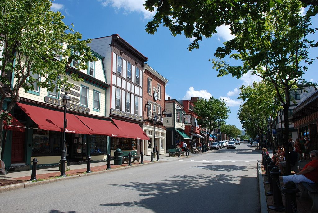 Bar_Harbor_Main_Street_DSC_0950_AD