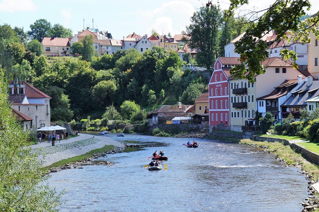 ?eský Krumlov is a small city in the South Bohemian Region of the Czech Republic