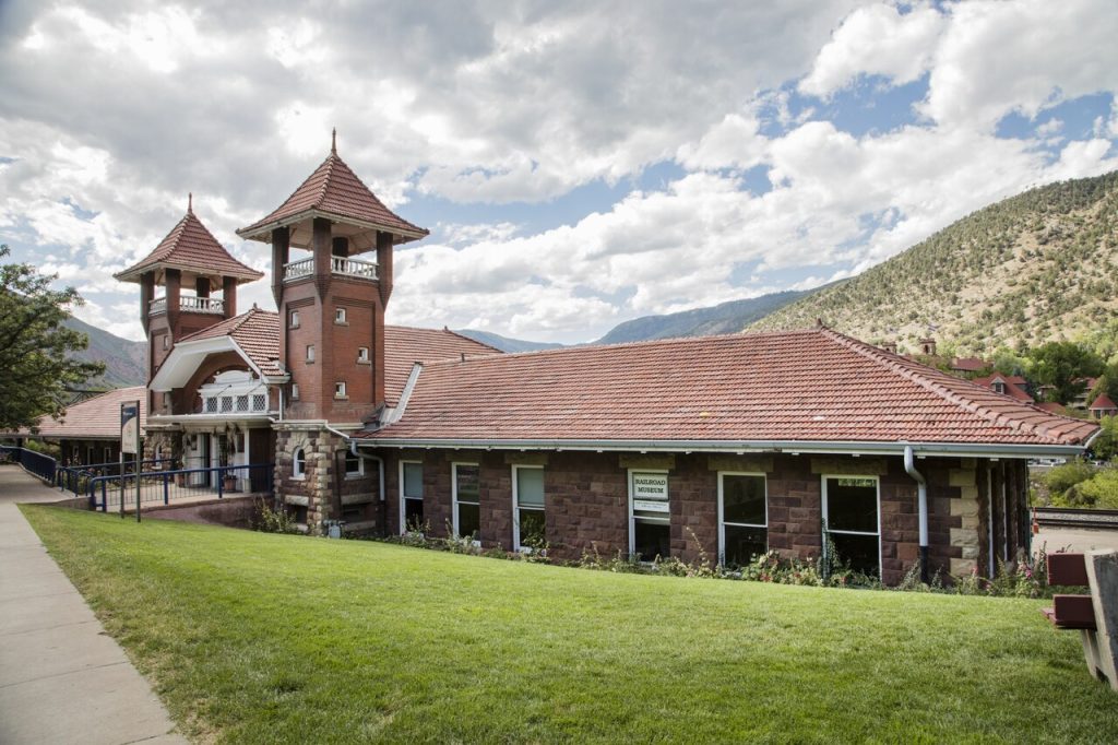9 Small US Train Stations That Lead to Unexpected Adventures – Her Life Adventures The Glenwood Springs, Colorado, train depot, which also houses the Glenwood Train Museum