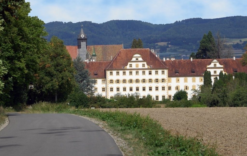 Castle, Salem, Destination image.