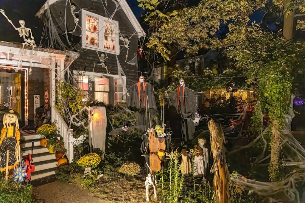 Village of St. Helens Spirit of Halloweentown, Oregon