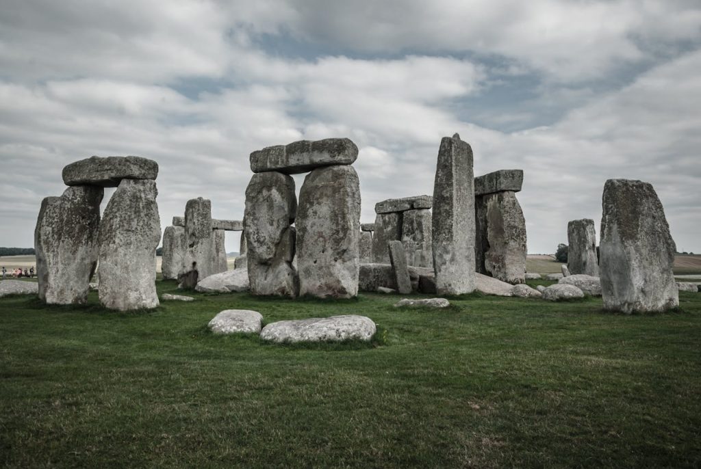 7 Places Around the World Where Sunrise Is Considered Sacred – Her Life Adventures Photo of Stonehenge, London