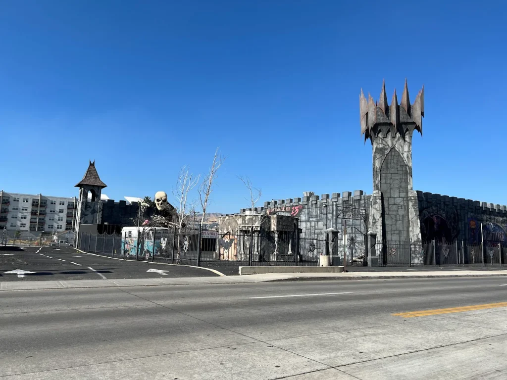 Top haunted houses and attractions across the US – Her Life Adventures unnamed 3