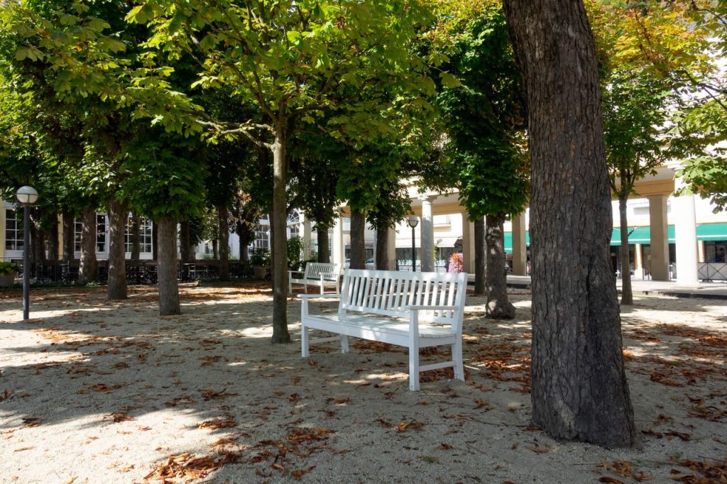 A calm corner of the plaza