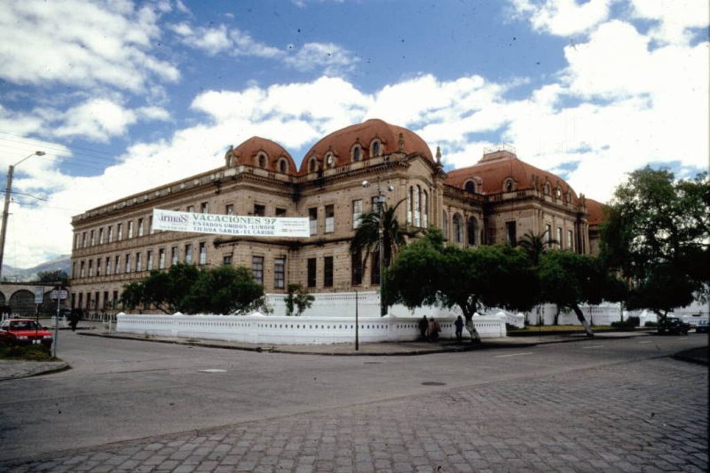 Cuenca Ecuador 1998 2