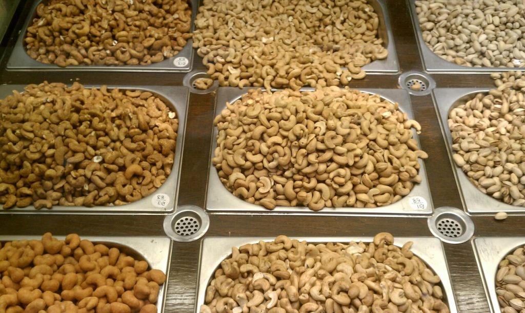 Jeddah cashews and pistachios