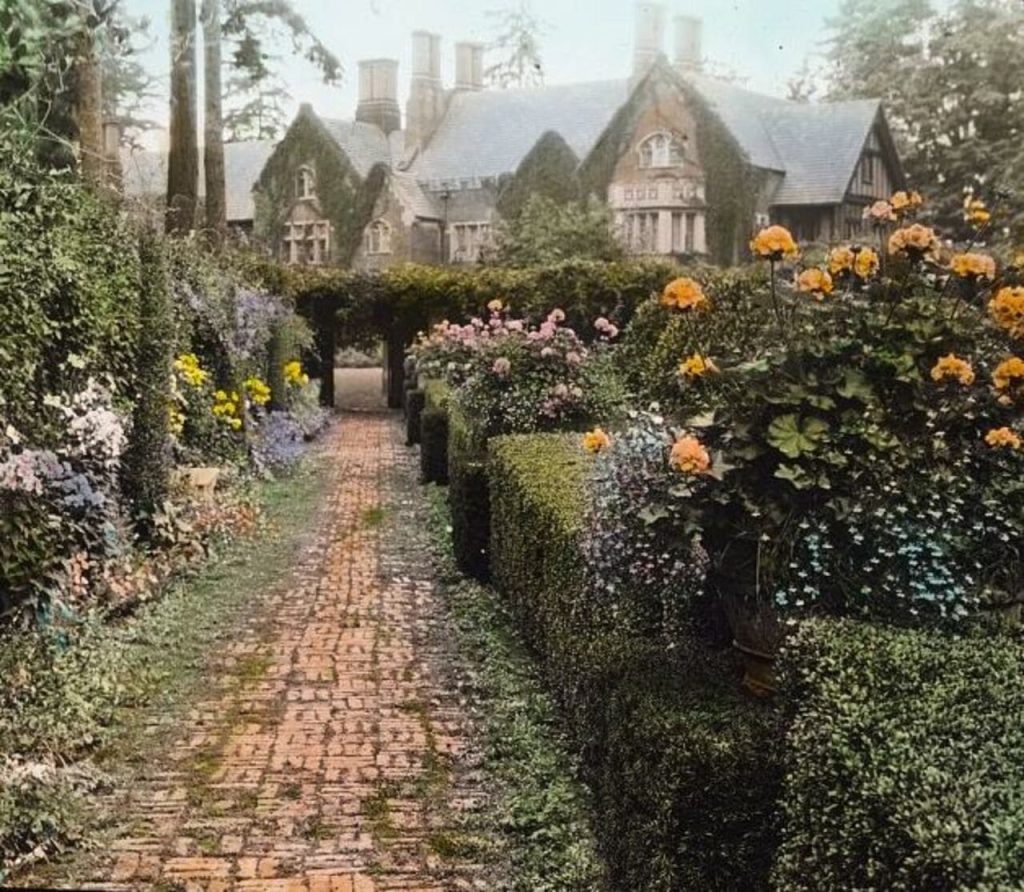 Thornewood Castle, Washington