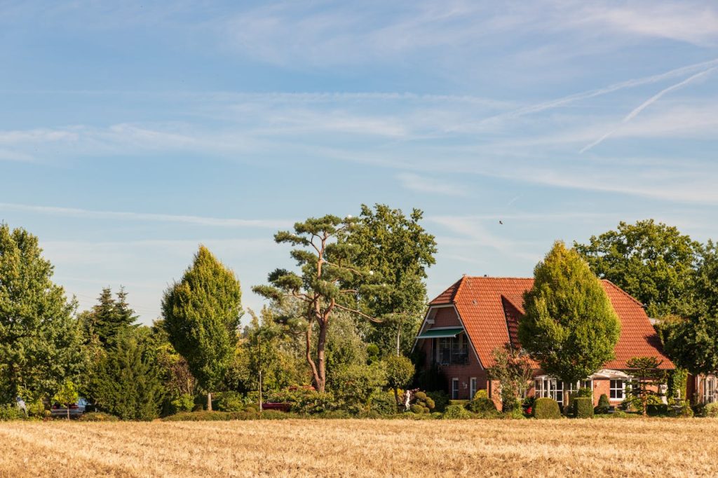 Charming Countryside House with Lush Surroundings