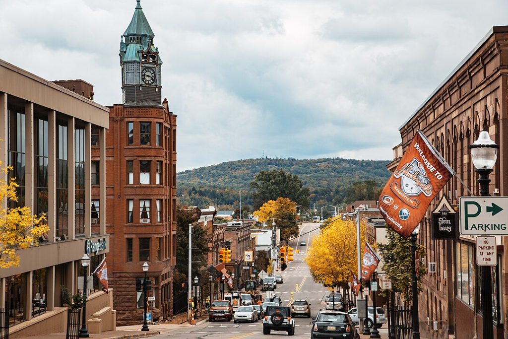 10 Small Towns With Surprising Charm and Very Low Living Costs – Her Life Adventures Marquette, Michigan