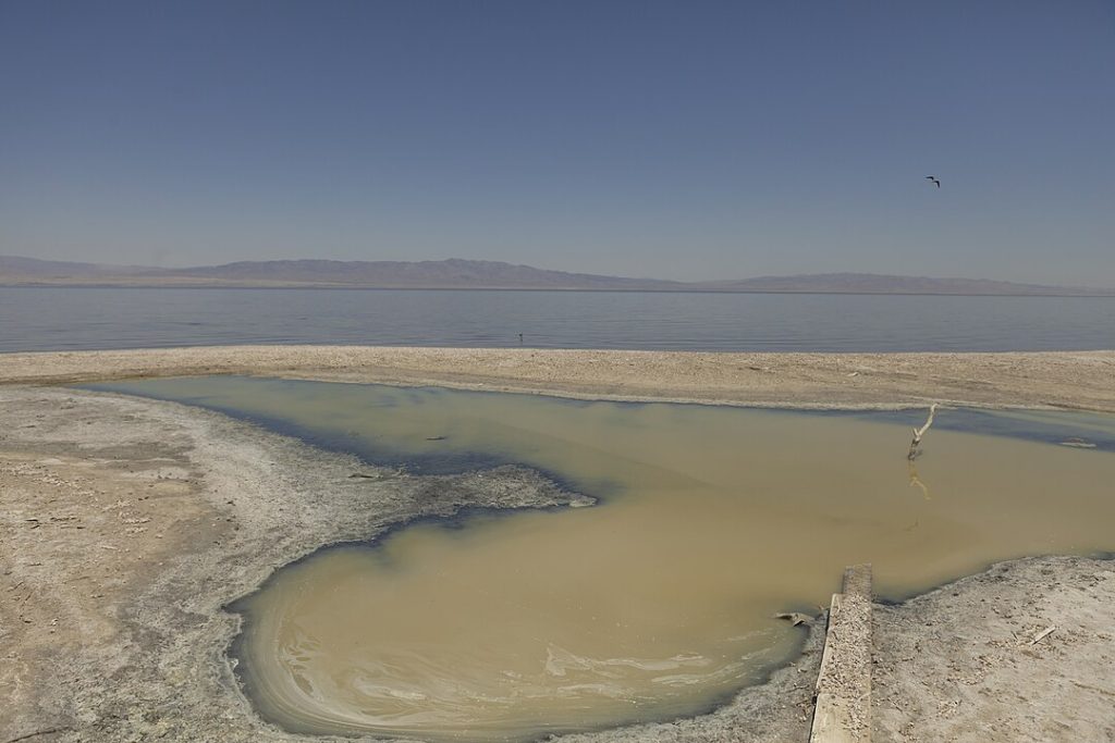 14 “Hidden Gem” Lakes That Are Drying Up Faster Than Expected – Her Life Adventures Salton Sea, United States