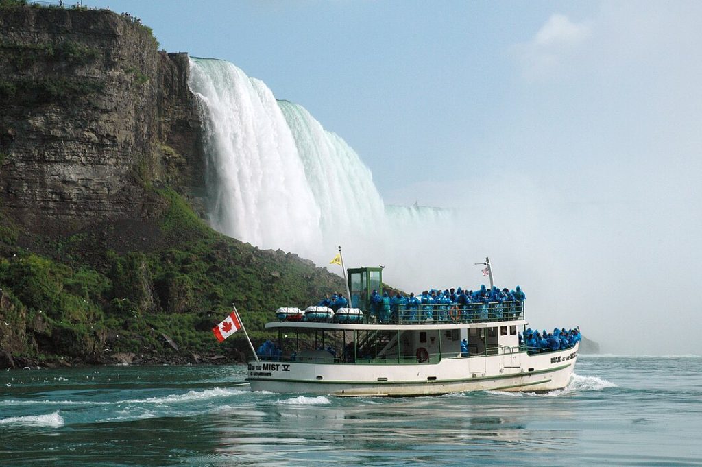Maid Of The Mist Boarding Line, Niagara Falls, New York