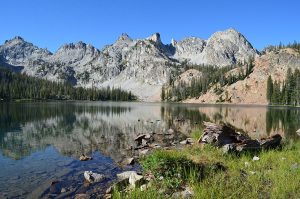 Central Idaho Mountain Retreats With River Access