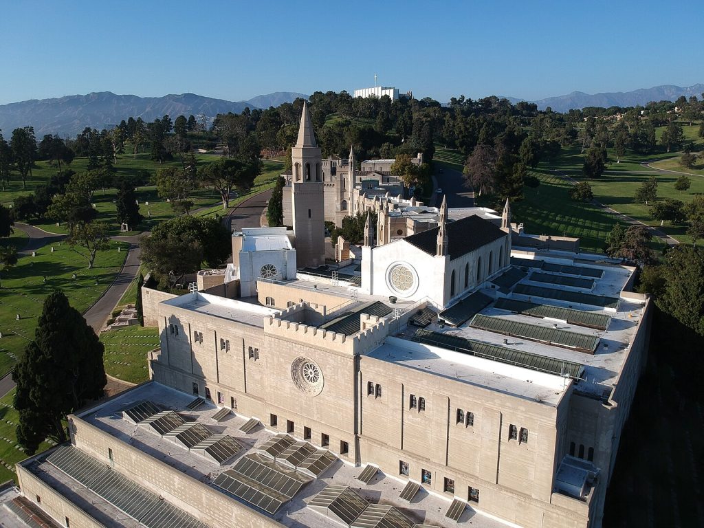 9 Holy Land Sites in America That Look Surprisingly Like Israel – Her Life Adventures Forest Lawn Memorial Park Court of Christ, California