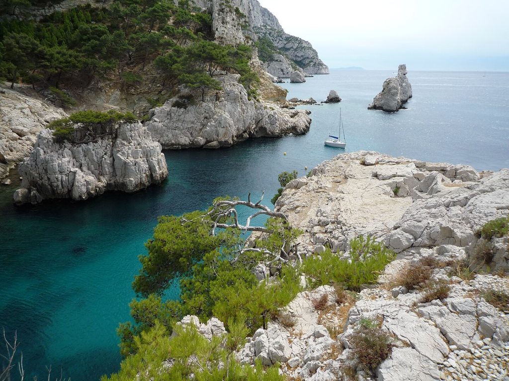 14 Secret Beaches Along the Mediterranean Coast Hit by Overtourism Protests – Her Life Adventures Calanque de Sugiton, France