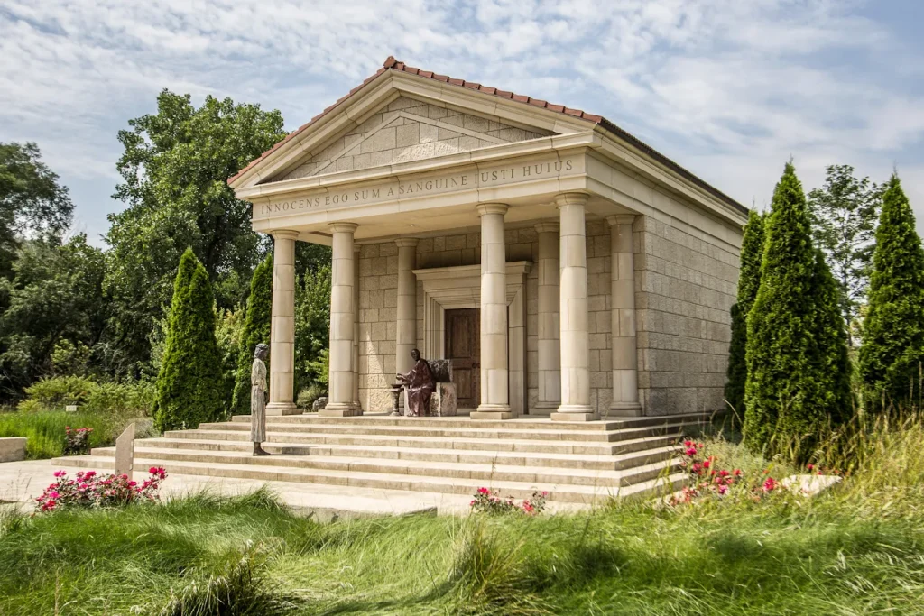 9 Holy Land Sites in America That Look Surprisingly Like Israel – Her Life Adventures Shrine of Christ's Passion, Indiana