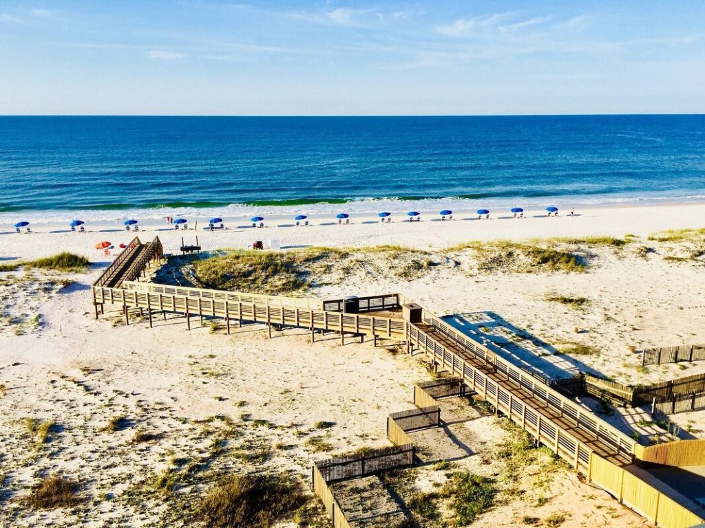 13 U.S. Beaches With Strangely Strict Rules You Must Follow – Her Life Adventures Gulf Shores Alabama