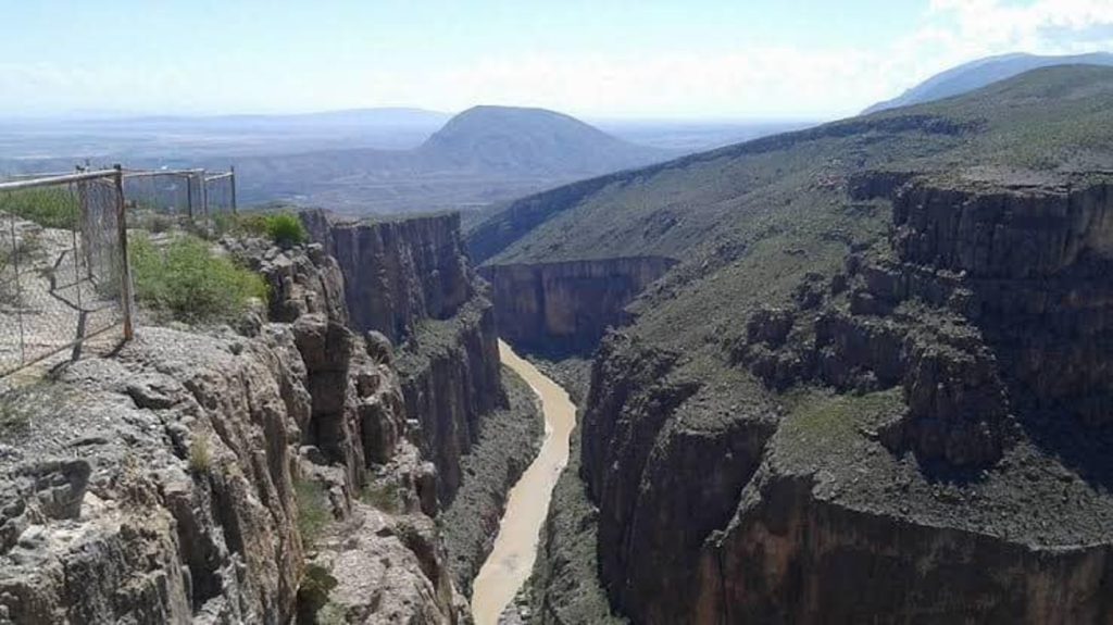 9 Border Crossings That Have Become Ghost Towns in Recent Years – Her Life Adventures Presidio Ojinaga Crossing, Texas