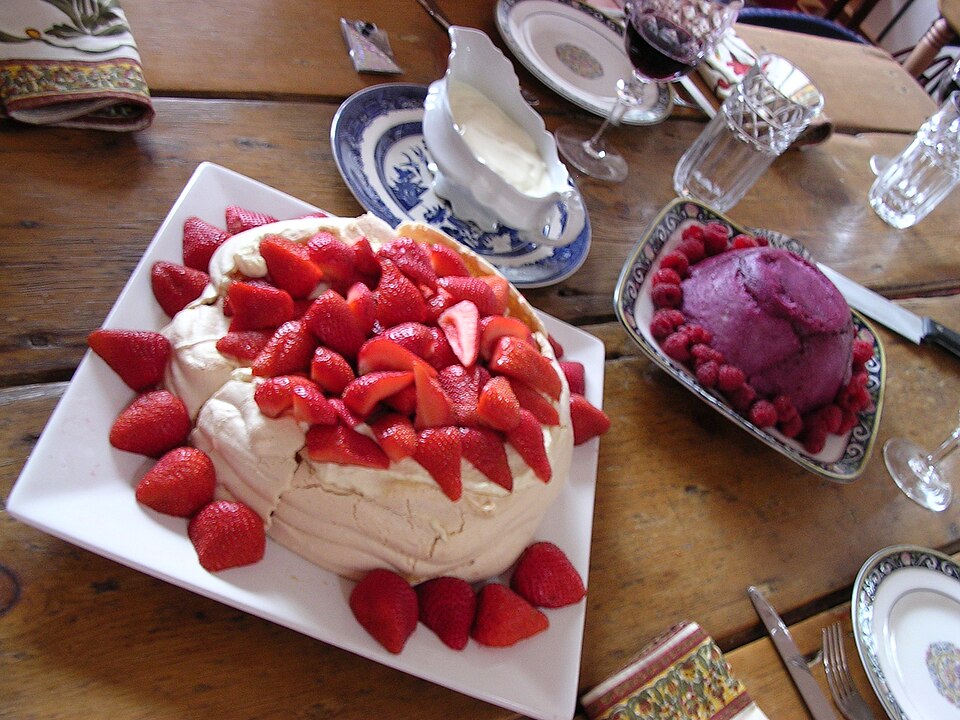 Australia’s Christmas Pavlova in Summer Heat