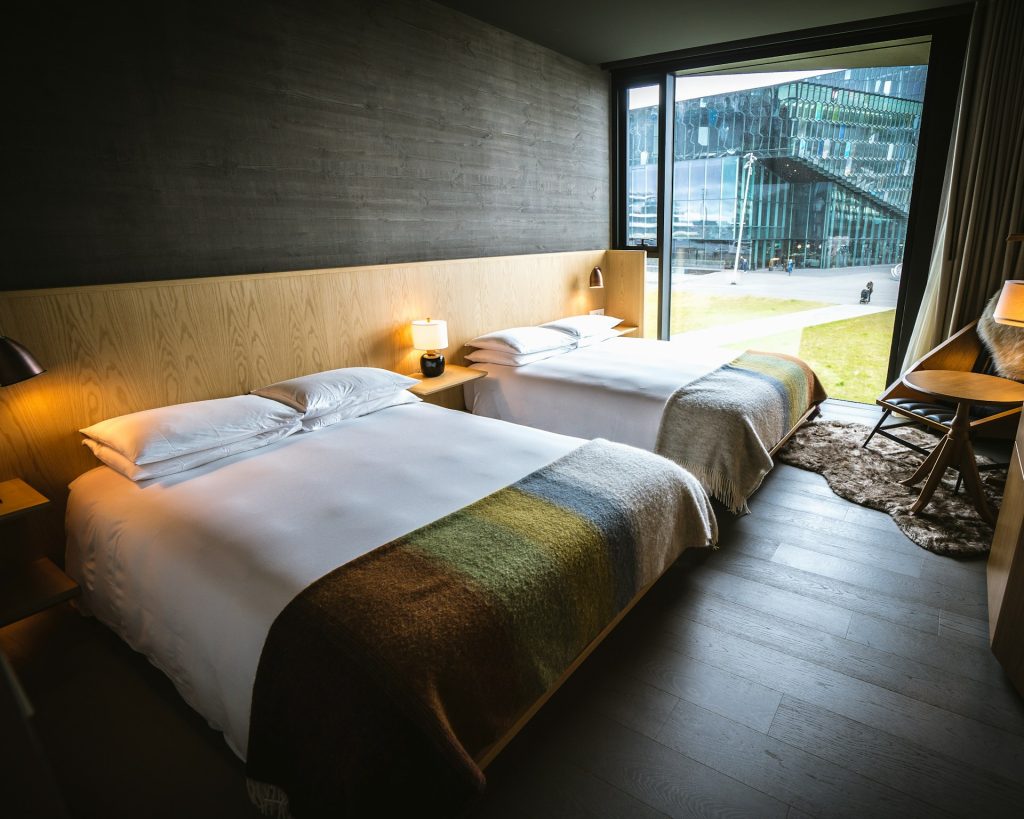 Frugal Flyer Unsplash