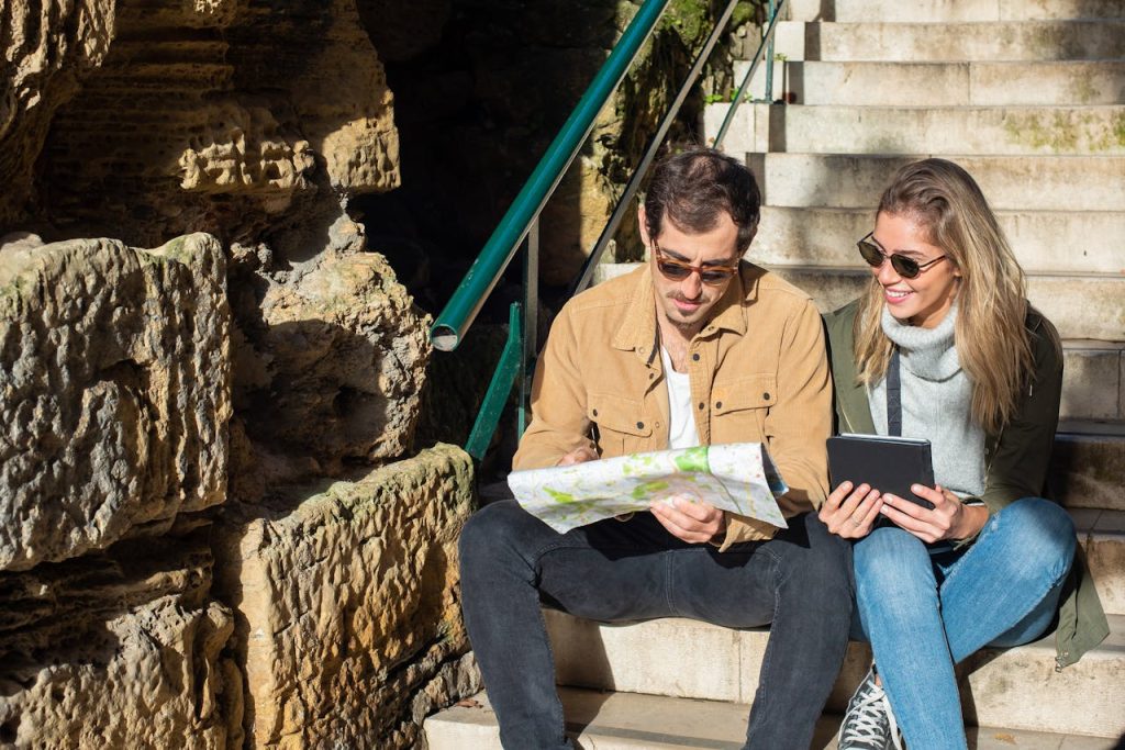 Accepting Unsolicited Help Under Pressure