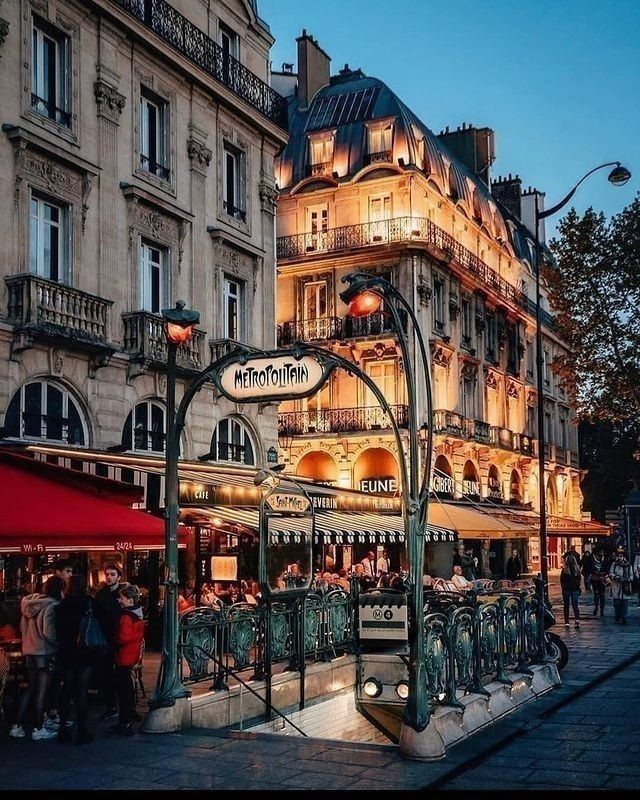 paris metro stations