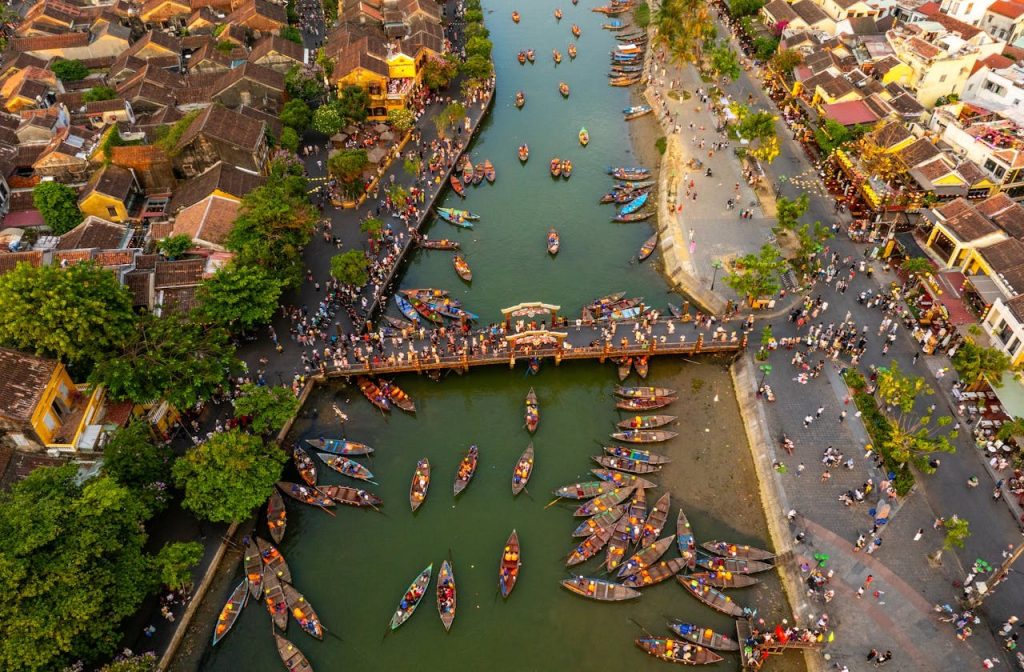 Labor Day Clears The Crowds Everywhere