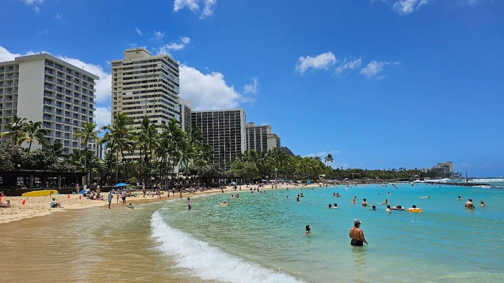 13 U.S. Beaches With Strangely Strict Rules You Must Follow – Her Life Adventures Waikiki Beach Hawaii