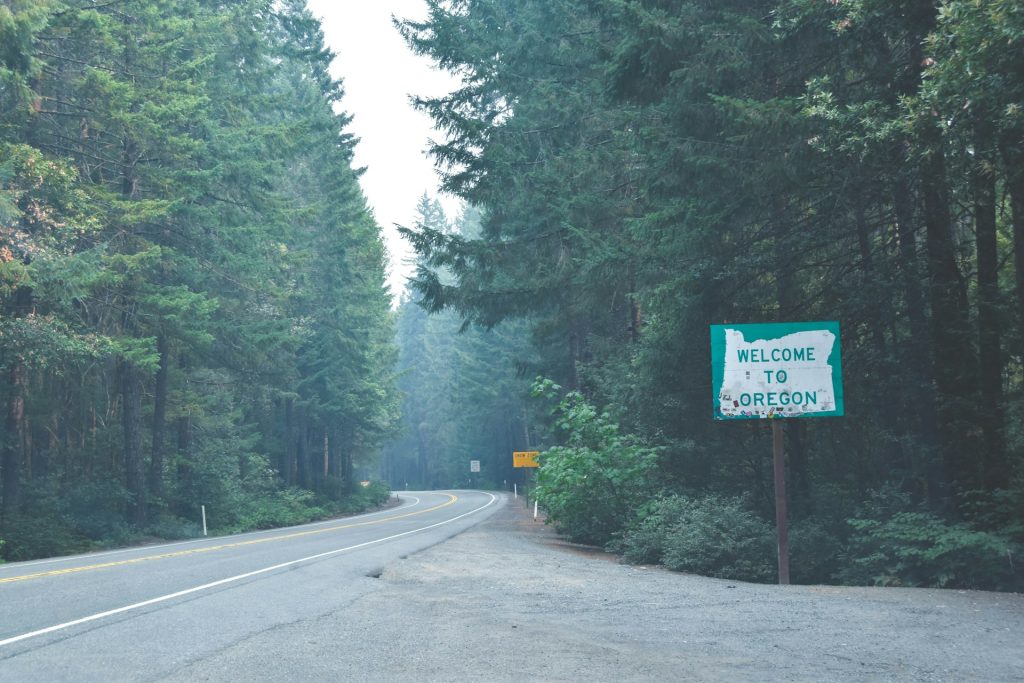 12 States Where It’s Legal to Sleep in Your Car at Rest Stops – Her Life Adventures Oregon
