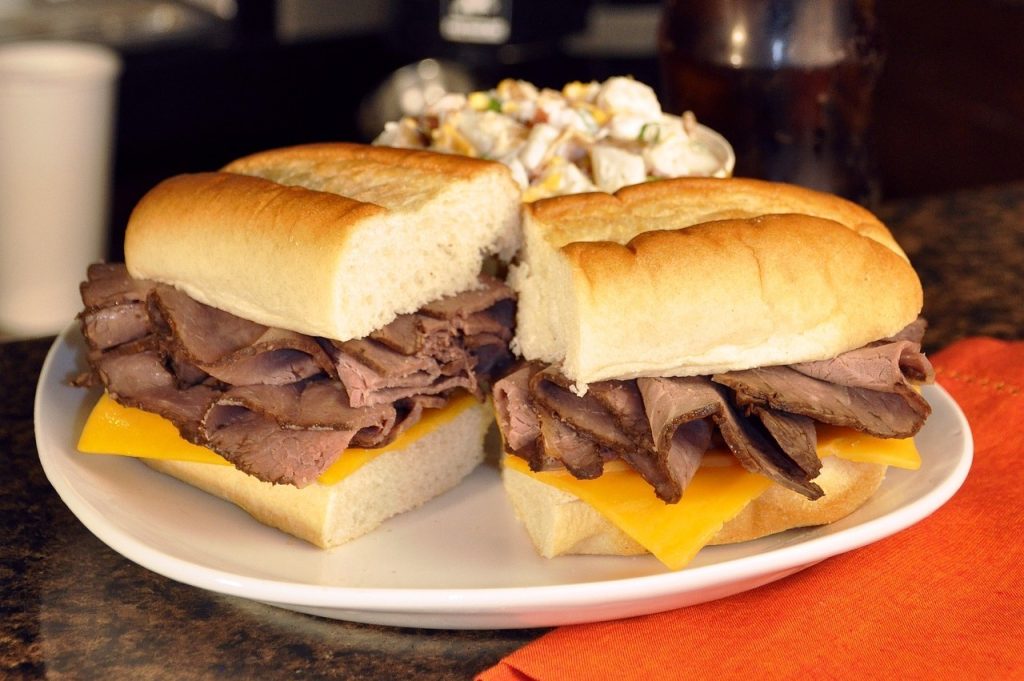 Hot Roast Beef Sandwiches With Gravy