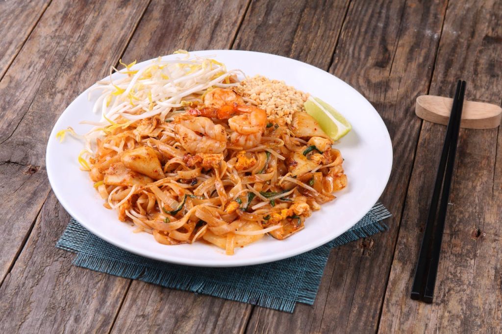 Authentic Pad Thai Dish with Shrimp and Bean Sprouts