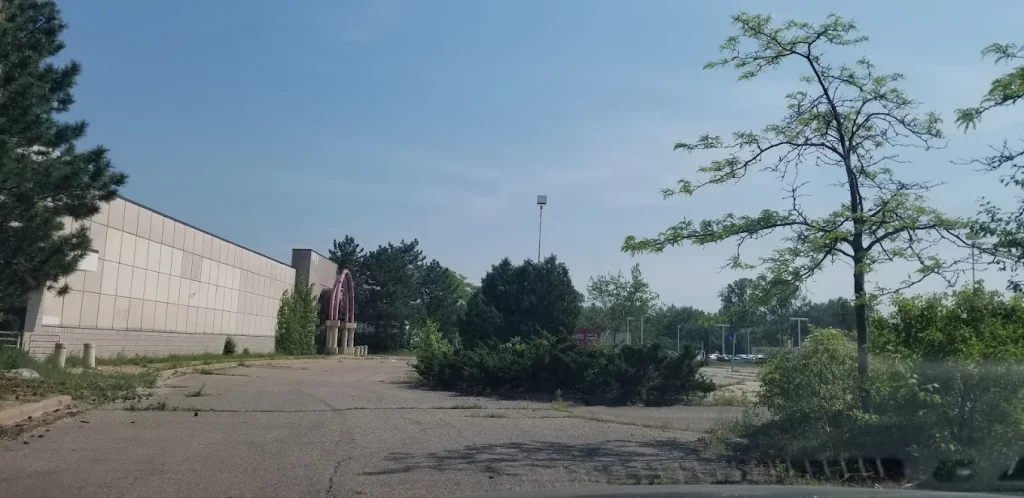 Summit Place Mall, Waterford Township, Michigan
