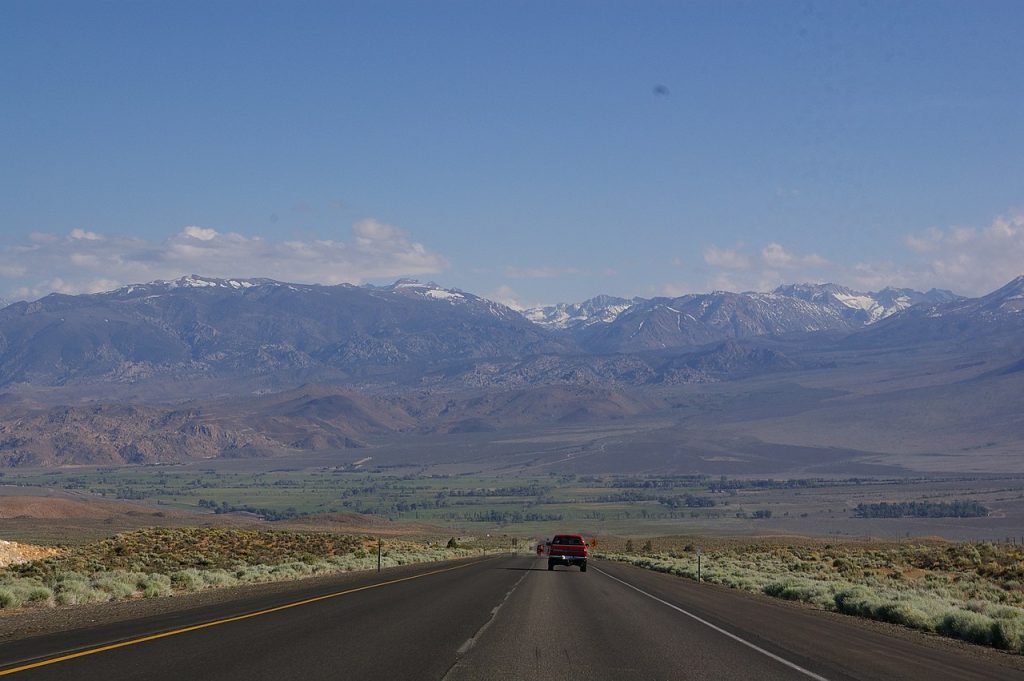 Highway 395 Through the Eastern Sierra, California