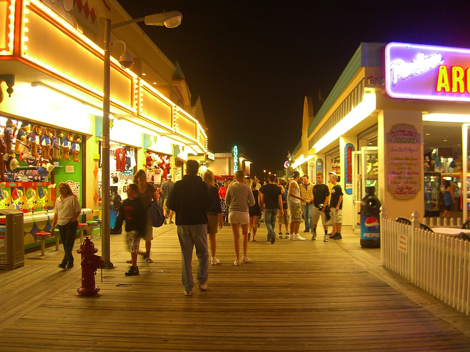 12 U.S. Places That Are Empty, Awkward, and Uncomfortably Quiet – Her Life Adventures Off-Season Boardwalks on the Jersey Shore