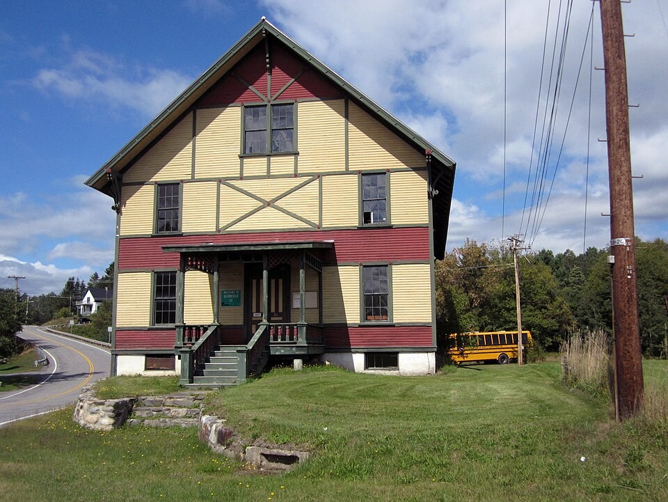 VT-105’s Northern Quiet: Island Pond Toward Bloomfield