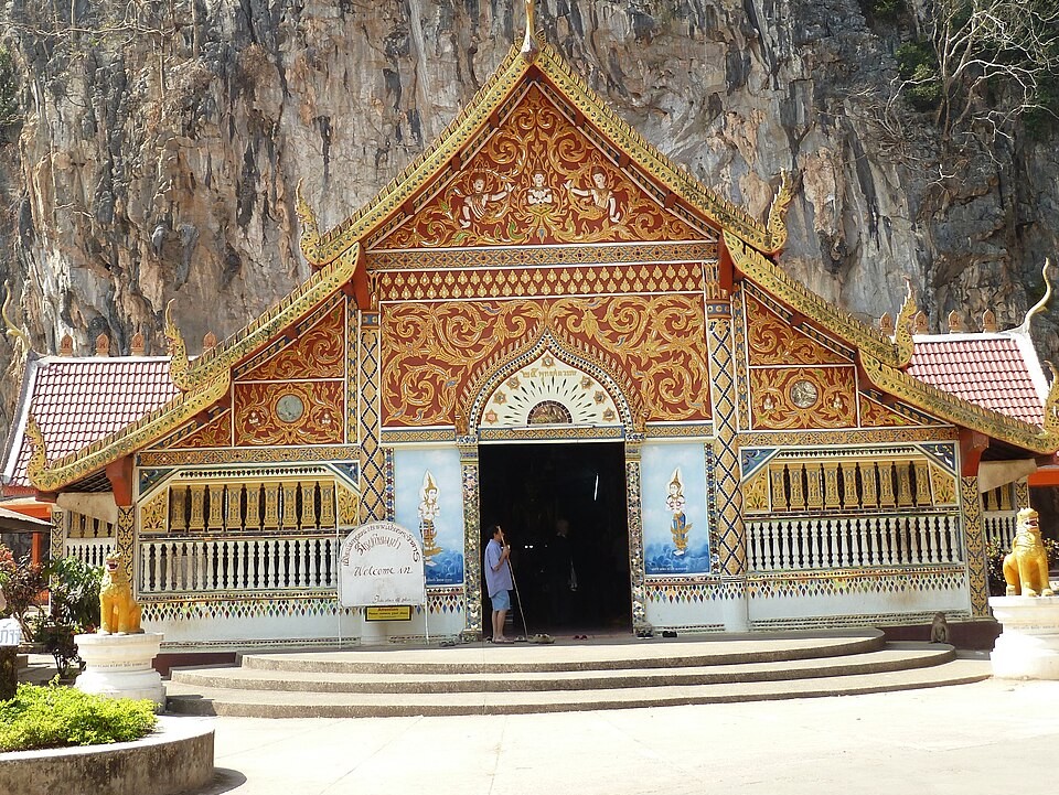 Wat Tham Pla, Mae Sai