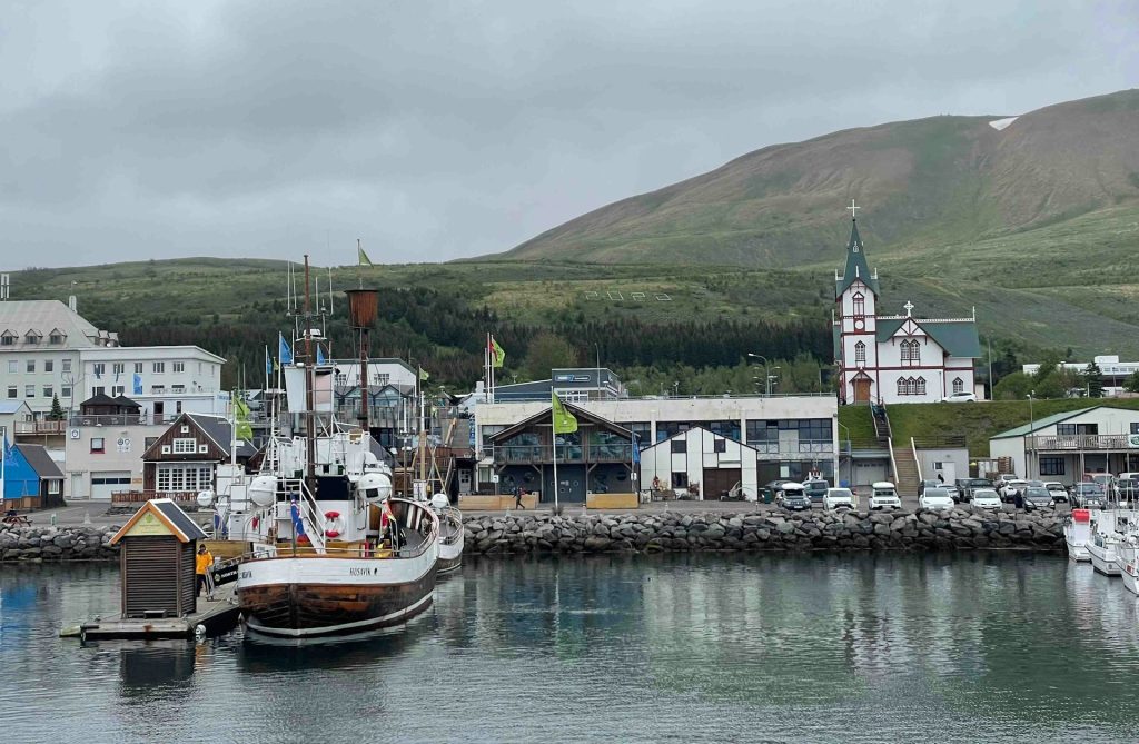 Shoulder-Season Island Hops