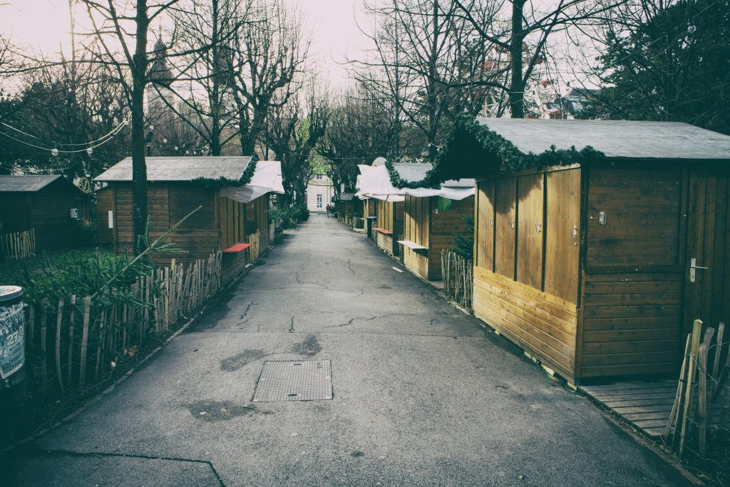 Big-City Holiday Market Weekends