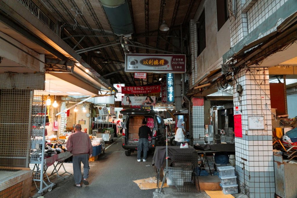 14 Moped Mazes Narrow With Near-Miss Mirrors – Her Life Adventures Delivery Van in a Market