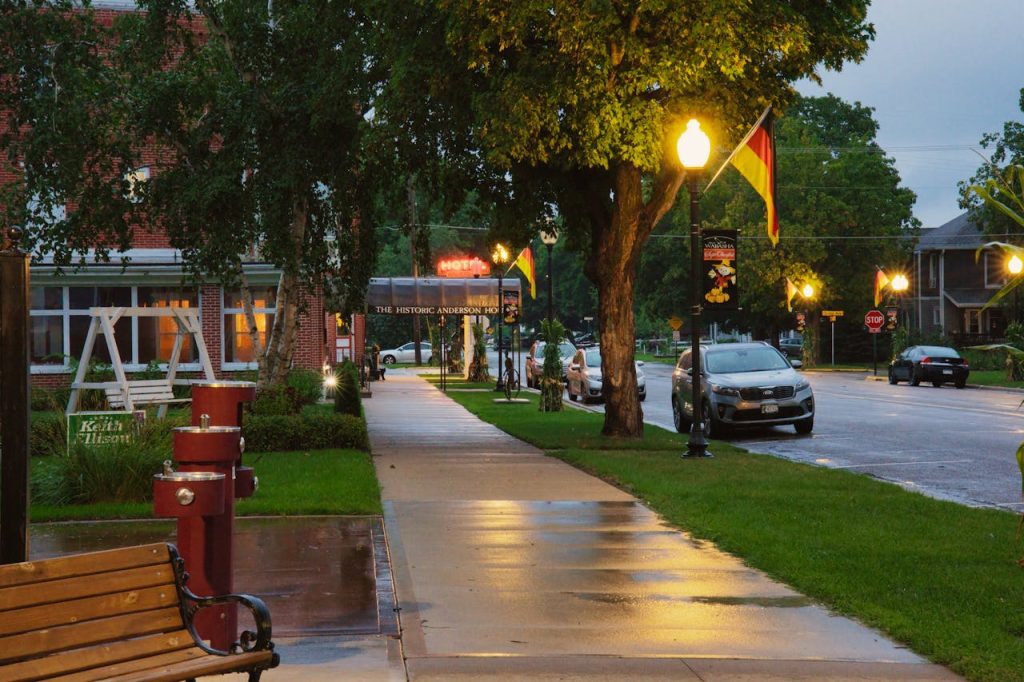 Book Lodging In The Neighborhood, Not Just The Deal