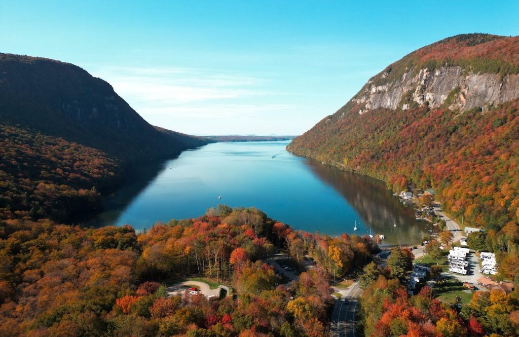 Lake Willoughby Shoreline on VT-5A