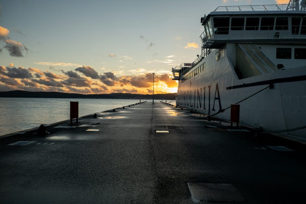 A Dawn Ferry That Feels Like Daily Life