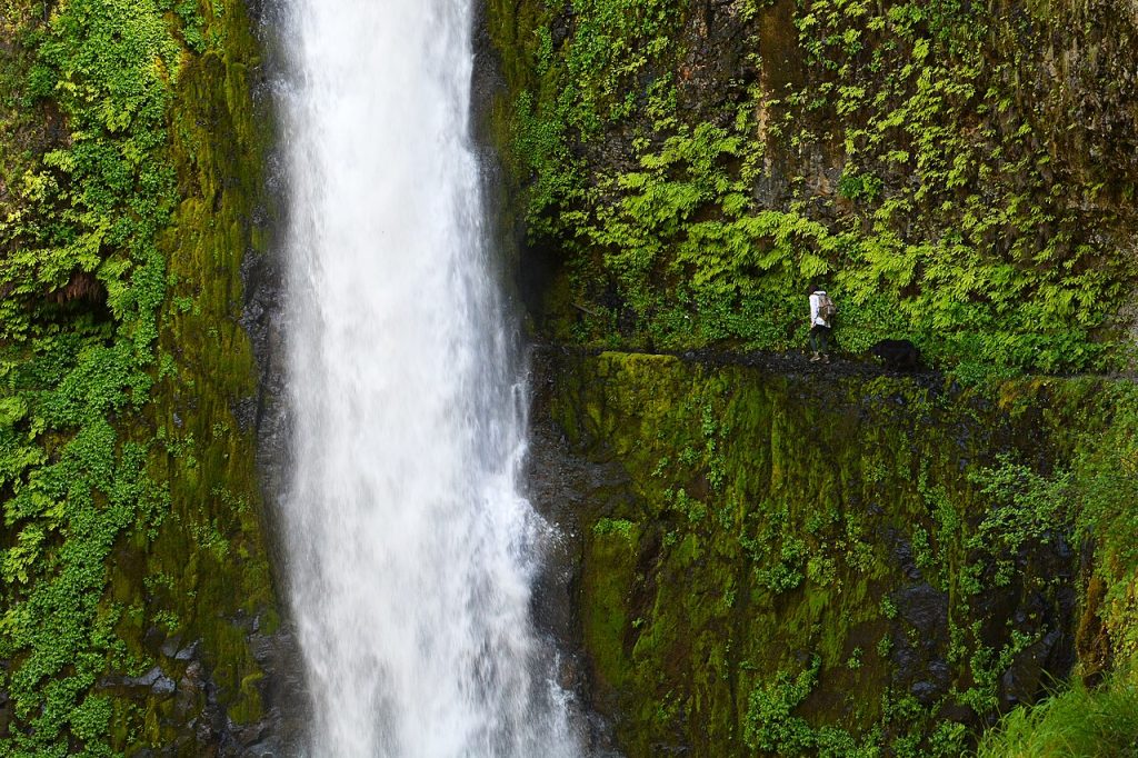 Tunnel Falls Via Eagle Creek Trail, Oregon